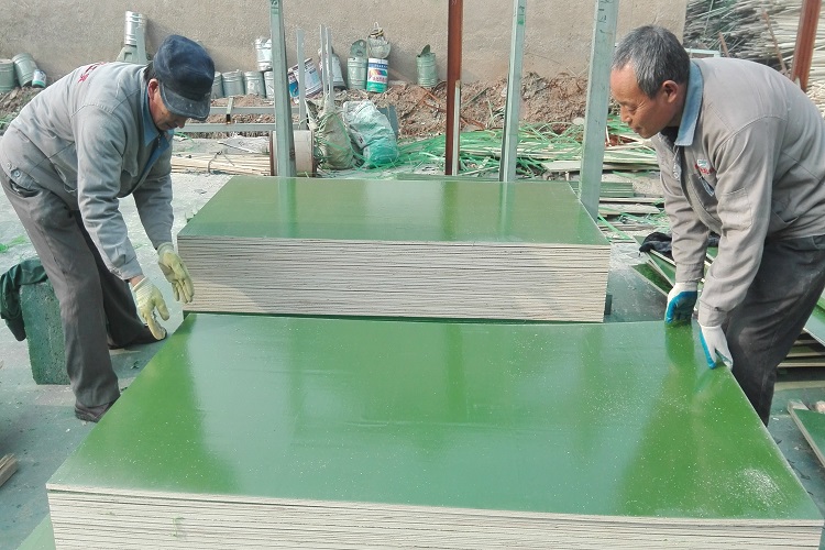 引領(lǐng)建筑新潮流：塑面/覆塑建筑模板，打造高品質(zhì)工程的高效之選
